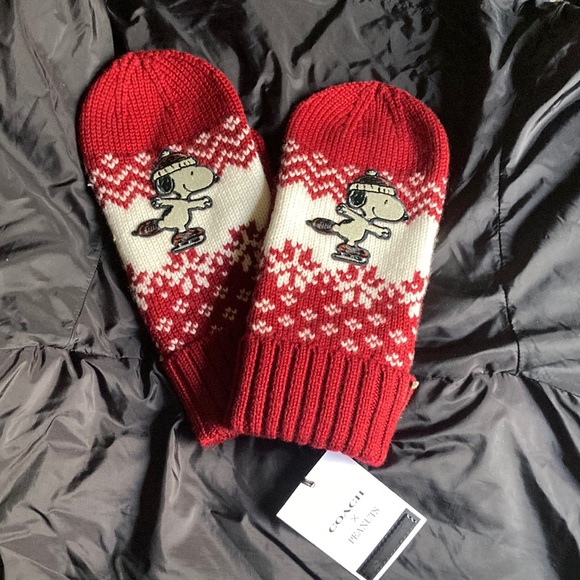 Coach Peanuts Ice Skating Mittens NWT - Picture 1 of 6